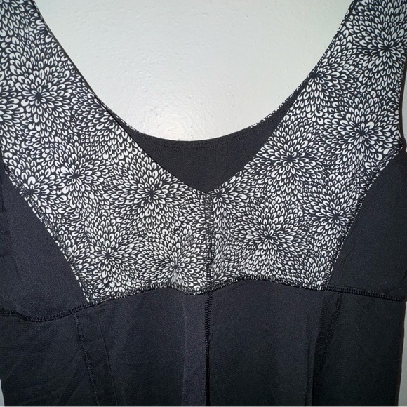 Lululemon Wrapper’s Delight Tank Top Size 8 - Picture 7 of 9